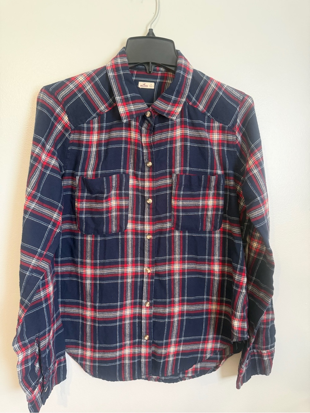 Hollister Women's Classic Navy & Red Plaid Flannel Button-Up Shirt Size medium